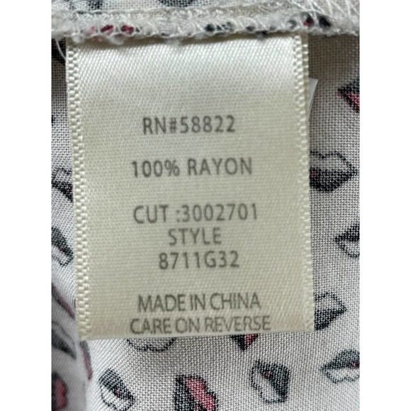 Max Studio White Lip Print Button Front Blouse Top L - Picture 10 of 13